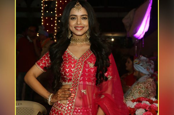 ‘रंग जाऊं तेरे रंग में’ में दो परिवारों की इज्जत बचाने के लिए लड़की की इच्छाओं का दमन! पढ़ें खबर