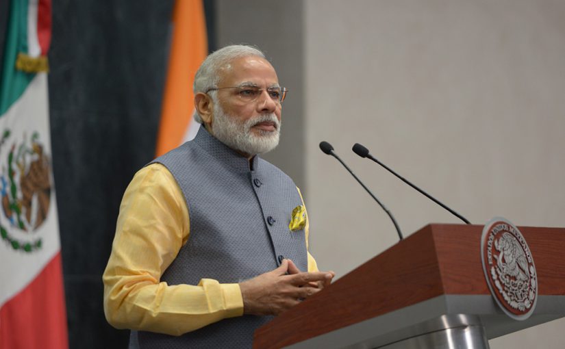 नरेंद मोदी : आगे पाठ पीछे सपाट की कहानी
