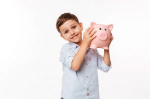 Mother’s Day 2022: बच्चों में डालें बचत की आदत