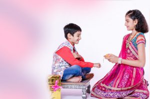 Top 10 Rakhi Tips in Hindi: भाई-बहन के रिश्तों में ऐसे बढ़ाएं प्यार