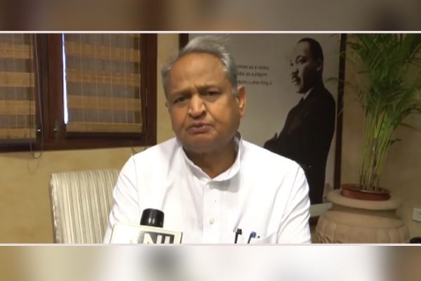 राजस्थान: जादूगर अशोक गहलोत का “खेला”