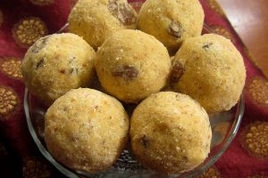 Diwali 2022: बेसन के लड्डू- किफायती और मजेदार