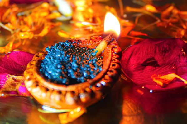 Diwali 2022 : आत्मविश्वास के उजाले में मनाएं रोशनी का पर्व