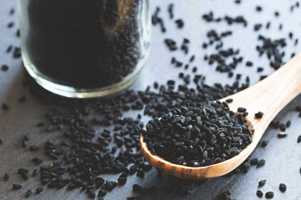 विंटर स्पेशल : ब्लड प्रेशर और दिल की बीमारियों में असरदार है कलौंजी