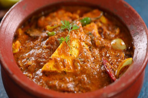 विंटर स्पेशल : ऐसे बनाएं हांडी पनीर