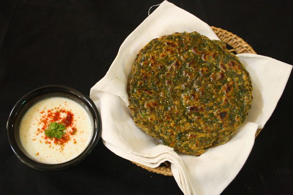 विंटर स्पेशल:  सर्दियों  में बनाएं पालक के पराठे