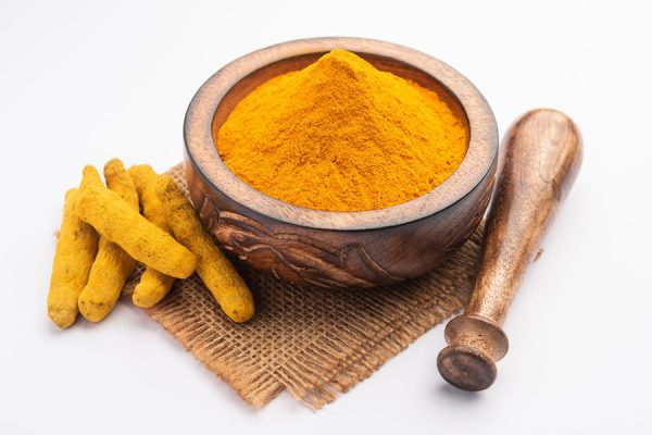 हल्दी: 100 परेशानियों का 1 इलाज, क्या आपको पता है इसके ये फायदे