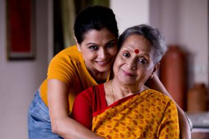 Mother’s Day 2023:  ऐसे बनाएं मां और पत्नी में तालमेल