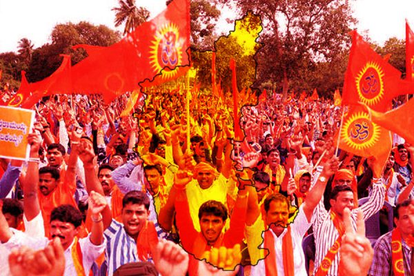 धुंधलाने लगी है धर्म की राजनीति