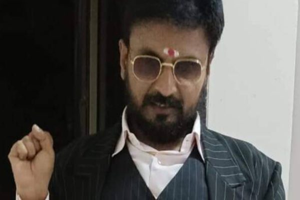 सुसाइड करने की कोशिश करने वाले थें तीर्थानंद गर्लफ्रेंड बोली मरने दो उसे