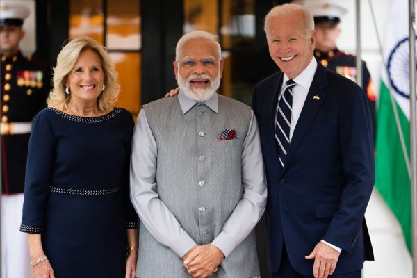 नरेंद्र मोदी की अमेरिका यात्रा : राजा भोज को गंगू तेली की भेंट