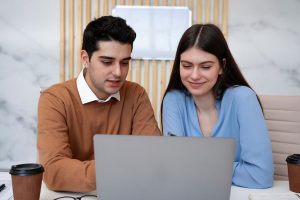 कमाऊ बच्चों की देरी से शादी के लिए जिम्मेदार कौन?