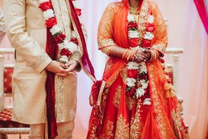 अनोखी शादी : न लिया दहेज, न ही बुलाए पंडेपुजारी