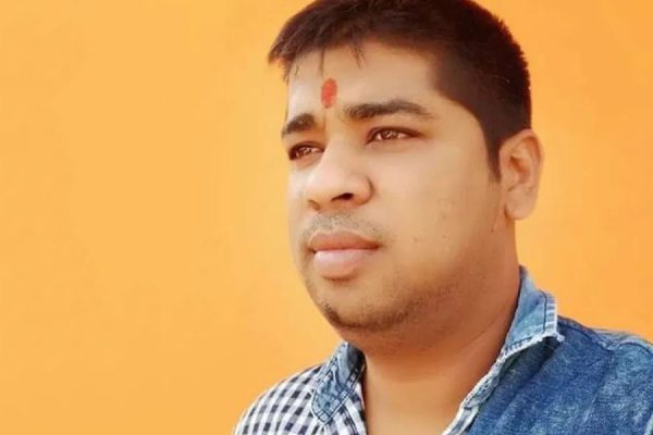 देश में स्वर्णिम मूत्रकाल का दौर : क्या अब आदिवासी पर पेशाब करने से विश्वगुरु बनेगा देश?