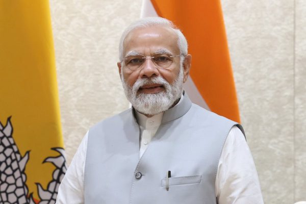 संविधान का मखौल उड़ाते राज्यपाल