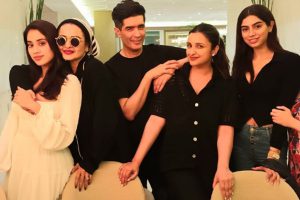 Rekha के न्यू लुक को देख फैंस हुए हैरान, उम्र पर उठे सवाल