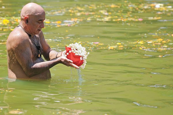 अस्थि विसर्जन का पाखंड