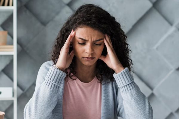 तनावपूर्ण जीवनशैली से माइग्रेन की समस्या