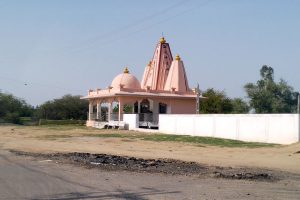 अरबों की जमीन पर भगवान का कब्जा