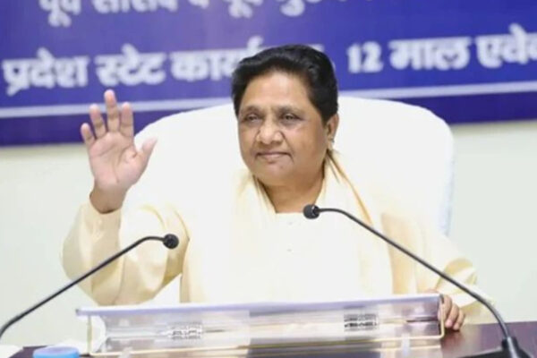 सपा और कांग्रेस बीच विलेन बनी बसपा