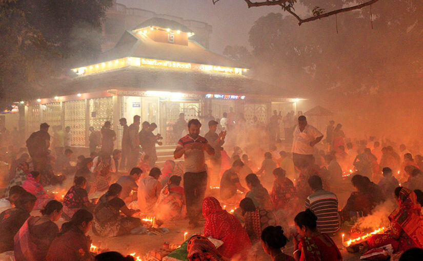 आश्रम : अधर्म और प्रताड़ना के अड्डे