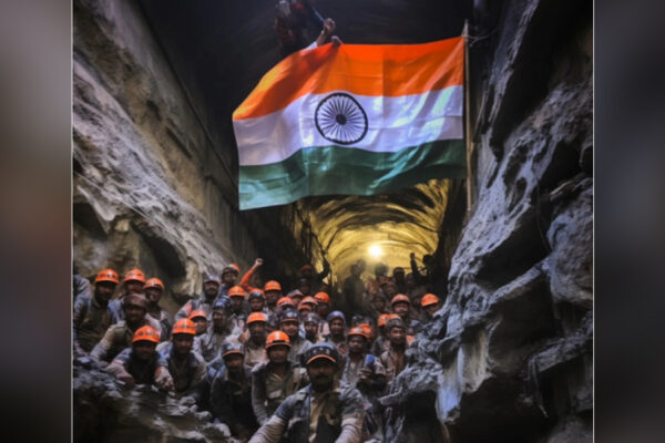 Uttarkashi Tunnel से बाहर आए 41 मजदूर, रैट होल माइनिंग से जीती जंग