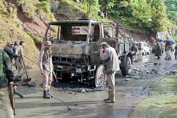 पाकिस्तान में आत्मघाती हमले में 23 जवानों की मौत