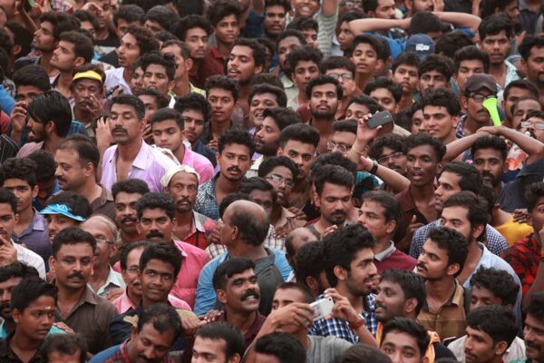 ‘पंचायत’ का फुलेरा गांव और झूठ, लोकतंत्र और तानाशाही