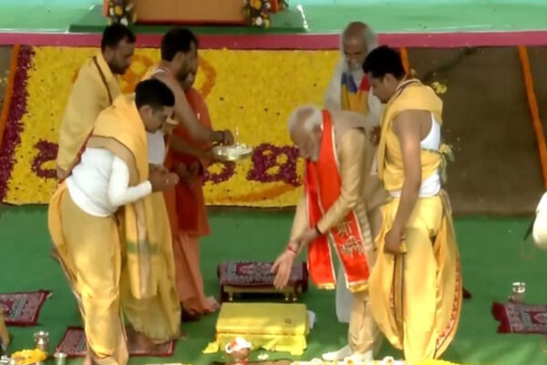 राज नहीं, पार्टी और मंदिर चलाने में व्यस्त है सरकार