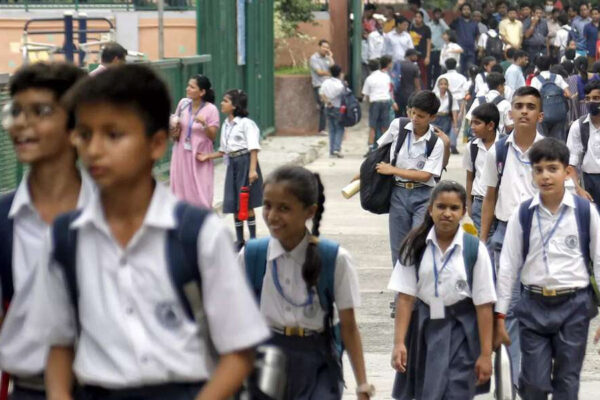 सरकारी स्कूलों में पढ़ कर भी बच्चे ला सकते हैं अच्छे नंबर