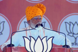 नरेंद्र मोदी के भाषण पर बवाल: सवाल यह कि लूटने और बांटने लायक पैसा है कहां