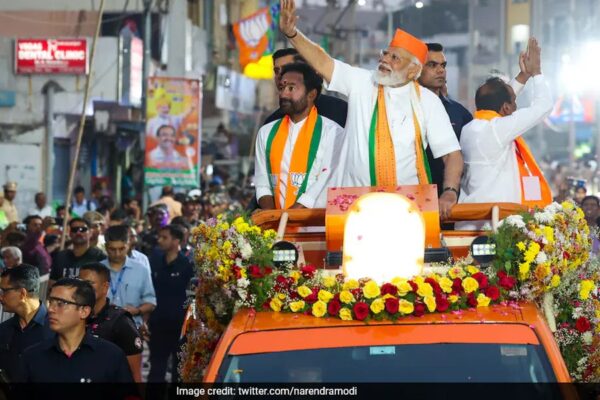 सांप्रदायिक माहौल बिगाड़ कर डर की राजनीति से किसे फायदा किसे नुकसान