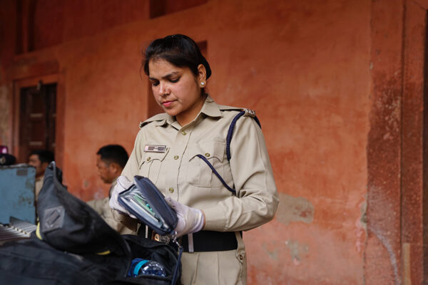 औरों से अलग होती है पुलिस वालों के बच्चों की जिंदगी