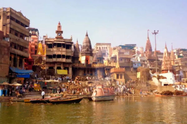 फलताफूलता धार्मिक यात्राओं  का धंधा
