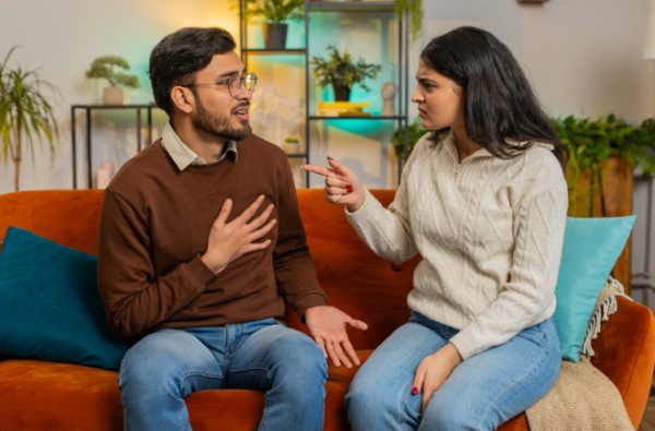 पतिपत्नी विवाद, जब पत्नी के हाथों पिटते हैं पति और प्रेमिका