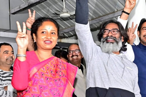 Hemant Soren घिरे अभिमन्यु की तरह, लेकिन जीते अर्जुन की तरह