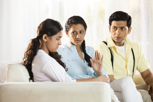 Parental Burnout :  बच्‍चों को चैंपियन और टौपर बनाने के चक्‍कर में परेशान मम्‍मीडैडी