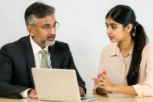 Office : बौस की आंख का तारा बनें