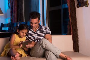 Social Media : अब मांबाप रख सकेंगे बच्चों के अकाउंट पर नजर