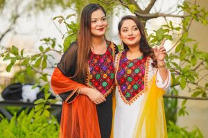 Friendship : मेरी पहली सहेली को दूसरी सहेली अच्छी नहीं लगती