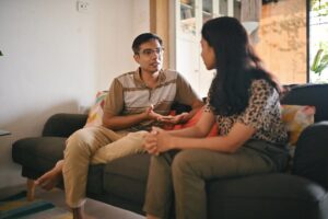Relatioship Problem : पत्नी का शादी से पहले अफेयर था, अब मैं क्या करूं?