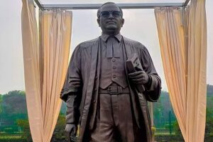 B. R. Ambedkar की पूजा नहीं, संविधान को मानने की जरूरत