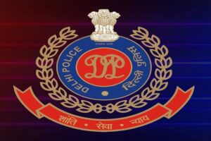 Delhi Police : शस्त्रों की हेराफेर