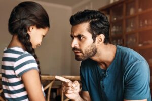 Family : सौतेला पिता – सहारा या खतरा