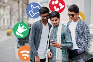 Social Media : हम इंस्टा फेसबुक वासी हैं
