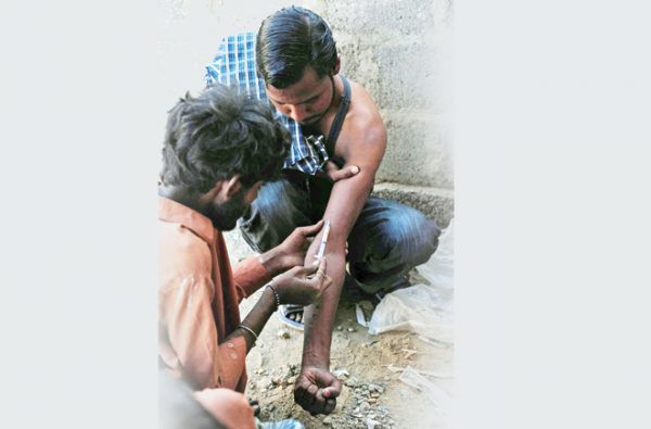 जिंदगी नशे की भेंट मत चढ़ाइए