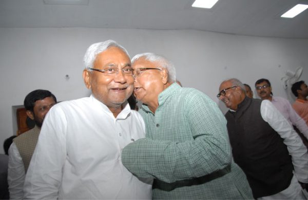 नीतीश सरकार पर पकड़ बनाते लालू यादव