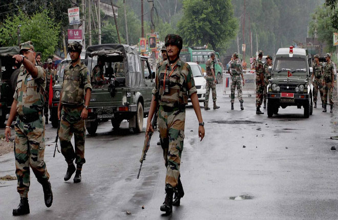 कश्मीर, सेना और सरकार