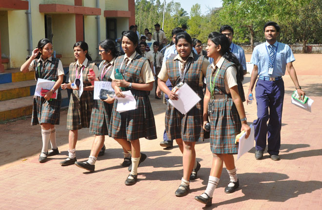 बढ़ते खर्च के लिए माता पिता जिम्मेदार