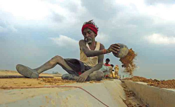 समानता चाहिए या विकास?